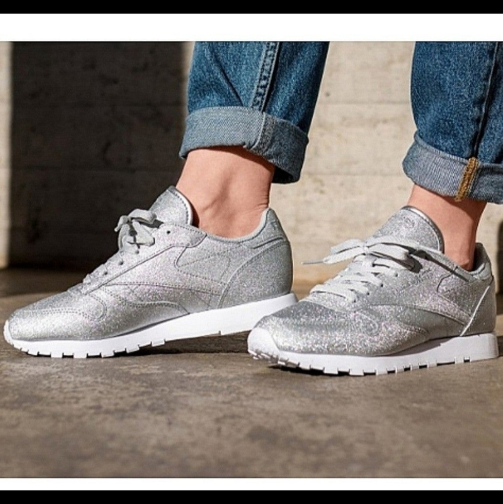Women's Reebok Classic Glitter sneakers women's size 9